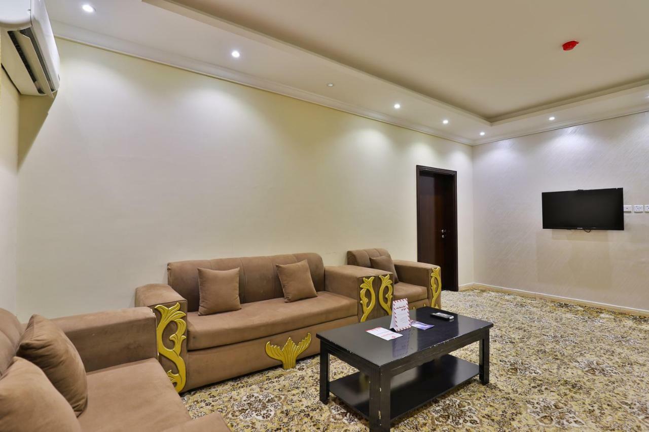 Oyo 273 Star Yanbu Hotel Suites Екстер'єр фото
